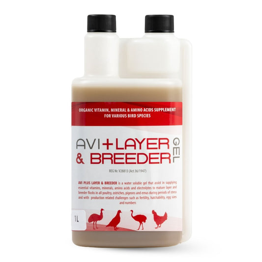 Camelus Avi Layer & Breeder supplement in the original 1L twin-neck measuring bottle with red label, shown on white.